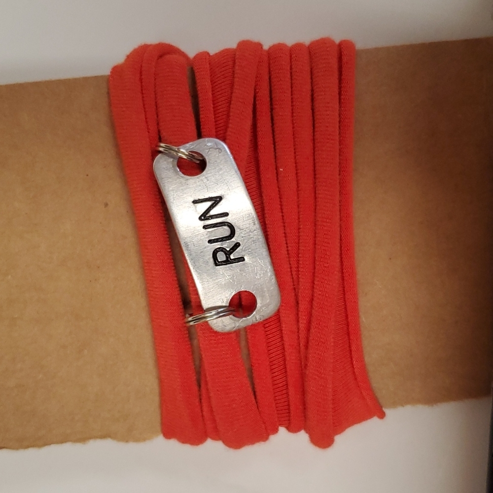 Momentum Motivate Wrap Bracelet RUN